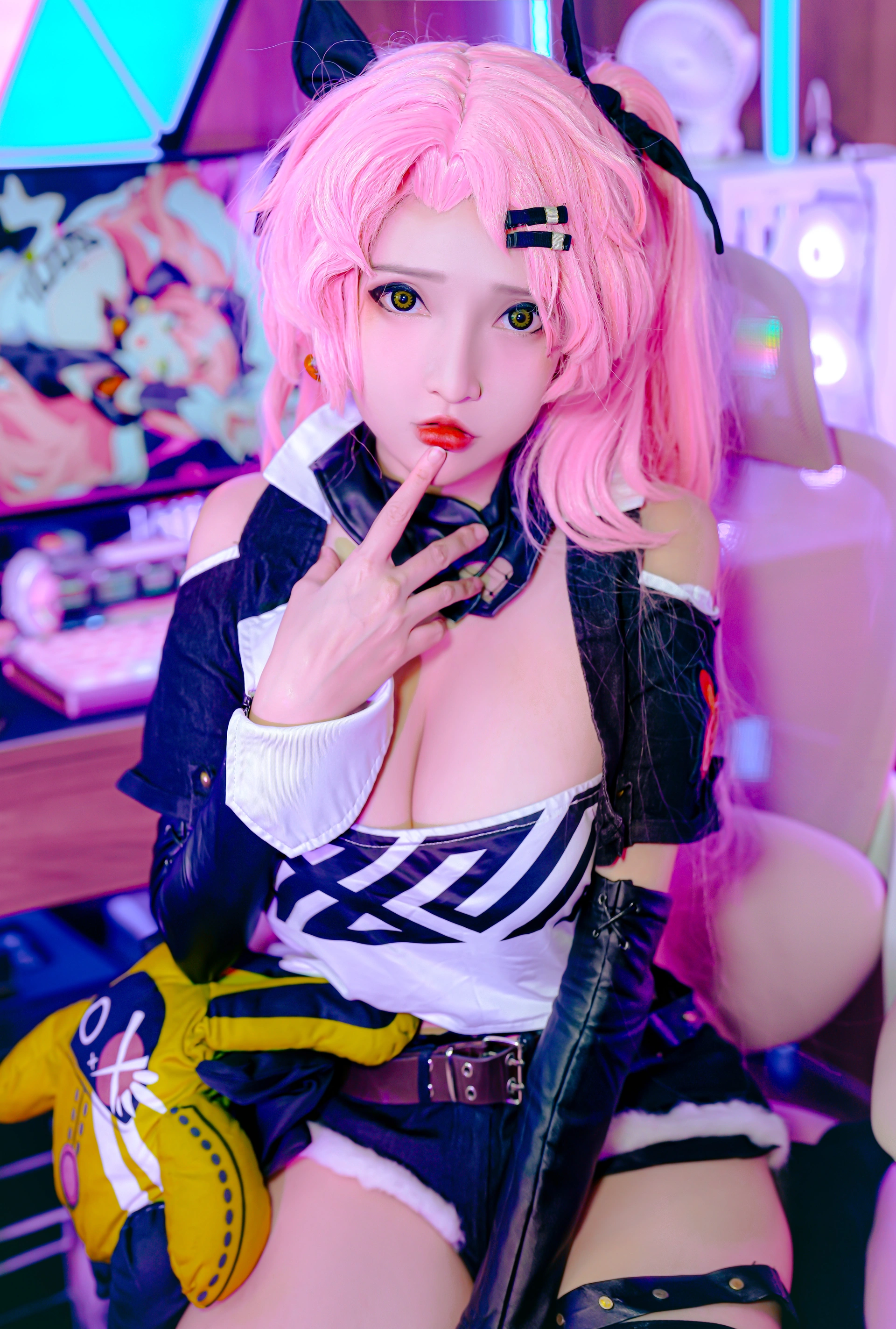 Potato Godzilla – NO.143 Nicole (Zenless Zone Zero) 2